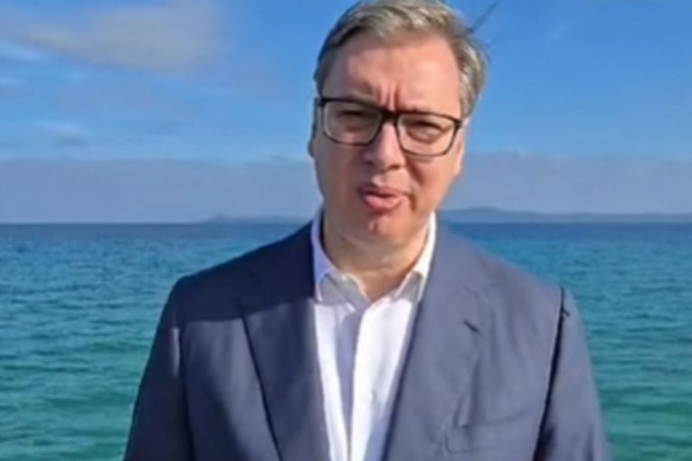 "SAČUVAĆEMO SRBIJU I NEĆEMO DOZVOLITI NIKOME DA JE VRATI U PROŠLOST"! Vučić na putu ka Hilandaru, poslao narodu poruku! (VIDEO)