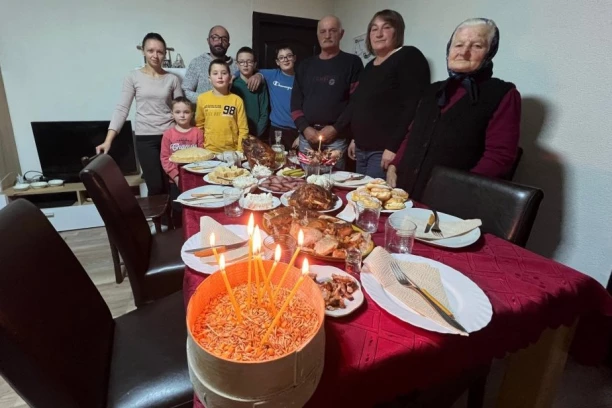 ZNATE LI KAKO SU BOŽIĆ SLAVILI NAŠI PRECI? Porodica Vasović i danas neguje božićne običaje stare nekoliko vekova