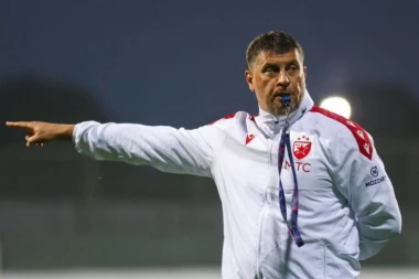 ŠOK ODLUKA VLADANA MILOJEVIĆA: Potpuno je promešao karte - evo u kom sastavu Crvena zvezda izlazi na teren TSC arene!