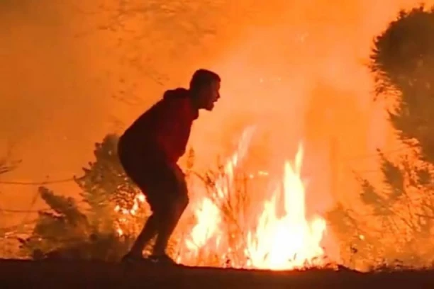 VEĆ DVOJE MRTVIH I OGROMAN BROJ POVREĐENIH: Požar u Los Anđelesu se oteo kontroli, ovo je prava APOKALIPSA SADA (FOTO/VIDEO)