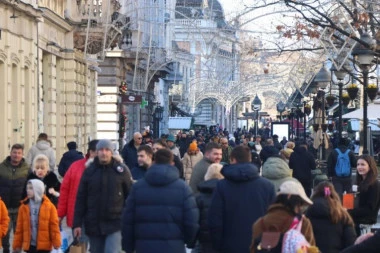 BEOGRAĐANI MASOVNO PRIMEĆUJU MISTERIOZNE PAPIRE ZALEPLJENE PO GRADU Na njima pišu dve reči i broj telefona!