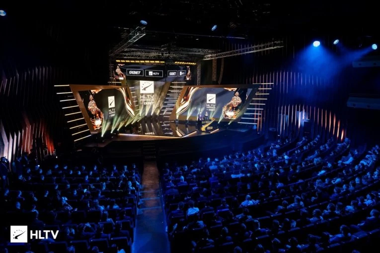 E-SPORT SPEKTAKL O KOM SE PRIČA: Igrač tima iz Beograda proglašen za najboljeg na svetu na ekskluzivnoj HLTV dodeli nagrada! (FOTO GALERIJA)