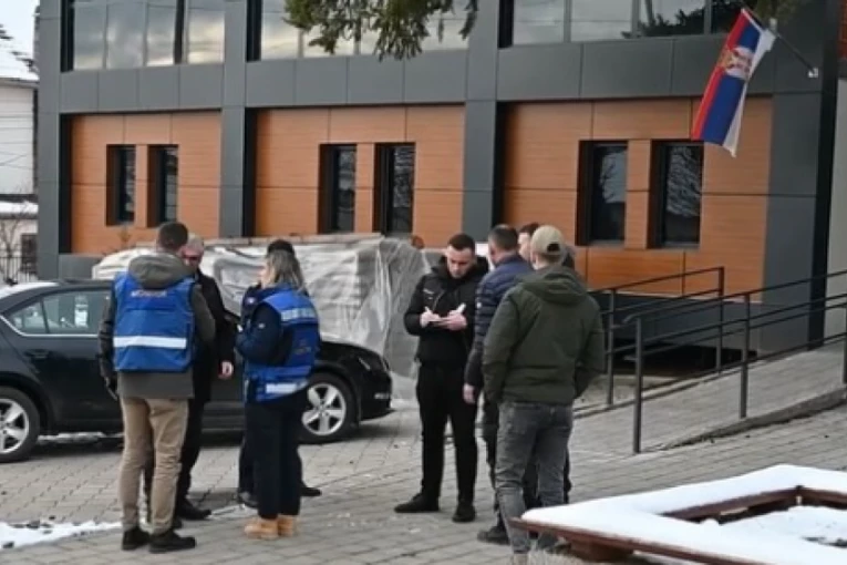 "SRAMNA I PROTIVPRAVNA TORTURA ALJBIN KURTIJA NAS SRBIMA!" Prmeijer Vučević o upadu tzv kosovske policije u pošte na KiM: Preduzećemo sve mere da zaštitimo naše građane! (FOTO)