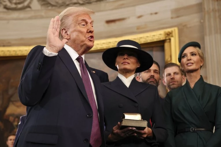 OVO ĆE ODJEKNUTI POPUT BOMBE: Tramp na inauguraciji otkrio šta misli o RASIZMU i kako će Amerika tretirati TREĆI POL!