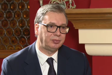 "REKE LJUDI JOŠ DOLAZE, HVALA JAGODINO, HVALA SRBIJO": Predsednik Vučić se zahvalio građanima na ISTORIJSKOJ PODRŠCI! (VIDEO)