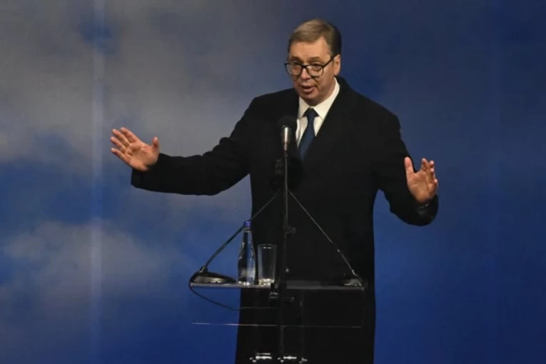 "PRED NAMA JE NOVA ERA, POZIVAM SVE KOJI MOGU DA DOPRINESU NAPRETKU DA NAM SE PRIDRUŽE"! Predsednik Vučić sumirao nedelju za nama! (VIDEO)