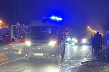 UŽASAN SNIMAK POTRESAO BALKAN: Ovako je poginula turska doktorka sa dvoje dece u automobilu (VIDEO)