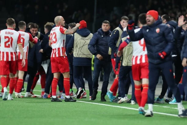 LUDNICA NA STADIONU, GELOR VODIO NAVIJANJE! Fudbaleri Zvezde slavili sa delijama istorijsku pobedu