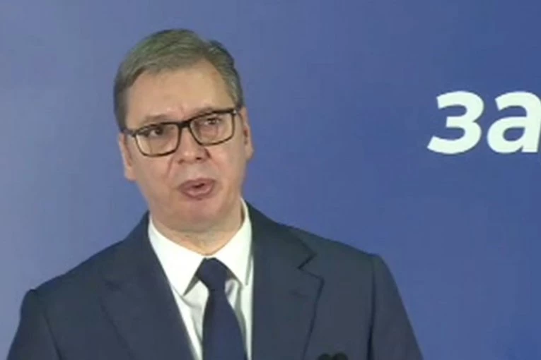 ZEMLJA MORA DA SE RAZVIJA I DA IDE NAPRED! Vučić u Rasinskom okrugu: Nemojte da vas lažu, pokazali smo da Srbija može da se gradi! (VIDEO)