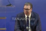 VUČIĆ SA GRAĐANIMA VARVARINA! Predsednik odgovara na pitanja meštana Rasinskog okruga (VIDEO)