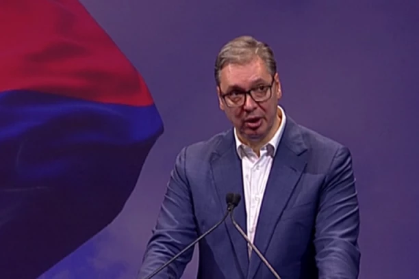 NEĆE BITI SANKCIJA PREMA RUSIJI, GRADIMO PRIJATELJSTVO SA KINOM, KOSOVO I METOHIJA SU SRBIJA! Vučić podigao Trstenik na noge! Srbija sluša moćan govor predsednika Srbije!