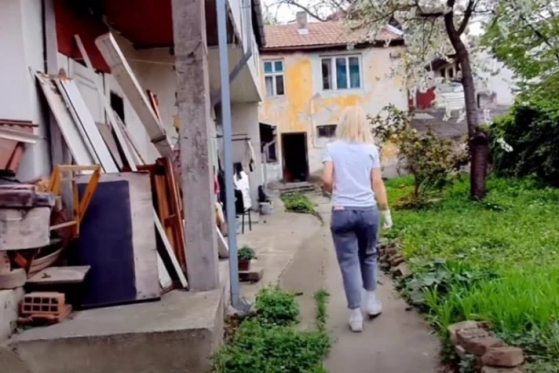 ĐOGANIJEVOJ SRUŠILI KUĆU DO TEMELJA! Porodični dom sravnjen sa zemljom, prošlost pevačice nestala u trenu! (GALERIJA)