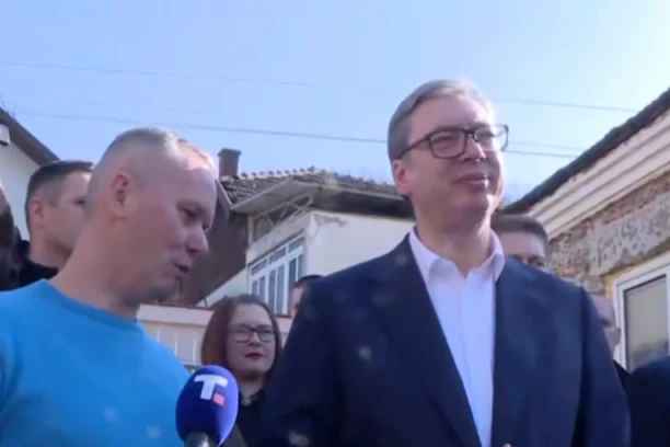 NAROD POZDRAVIO VUČIĆA U ALEKSANDROVCU: Vi ste ovu zemlju podigli iz pepela, nikada se nije živelo bolje nego sada (VIDEO)