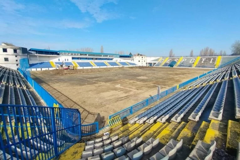 RADOVI IDU U PRAVOM SMERU: Srbija dobija još jedan stadion sa jako kvalitetnom podlogom! (FOTO GALERIJA)