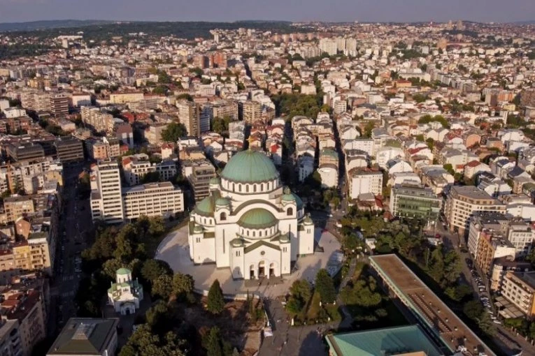 PUKLO JE JAKO, PROZORI NA ZGRADI SU SE TRESLI! Beograđani od Žarkova do Borče prijavljuju JAKE DETONACIJE, oglasilo se Ministarstvo odbrane!