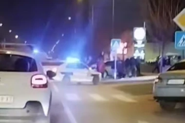 UŽAS U INĐIJI! Pokosio pešaka ispred policijske stanice! (VIDEO)