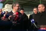 VUČIĆ NASTAVLJA POSETU BANATU: Predsednik obilazi Melence i Mokrin, očekuje se obraćanje građanima u Kikindi! (VIDEO)