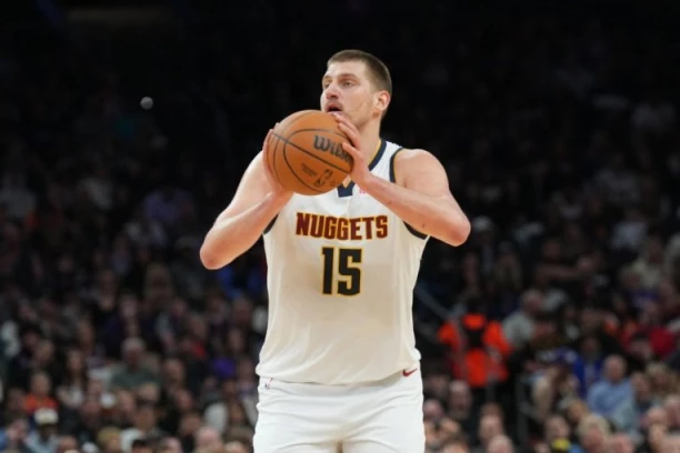 DENVER PREGAZIO SANSE: Jokić se igrao sa Finiksima, falila mu asistencija novog tripl-dabla! (VIDEO)