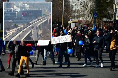 TRIDESETAK LJUDI BLOKIRA BEOGRAD! Ne daju preko Gazele, OPET MALTRETIRAJU GRAĐANE! (FOTO)