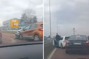 LANČANI SUDAR KOD PANČEVAČKOG MOSTA! Vozila slupana, delovi po putu - STVARA SE VELIKA GUŽVA! (VIDEO)