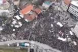 NA PROTESTU U KRAGUJEVCU ČETIRI PUTA MANJE LJUDI NEGO NA SLAVIJI! Evo šta je pokazao sajt za merenje ljudi (VIDEO)