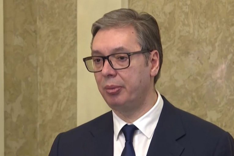 "MOJ STAV SE NIJE PROMENIO PO PITANJU PRELAZNE VLADE, NITI ĆE GA ULICA MENJATI"! Vučić: "Do vlasti samo preko izbora"!