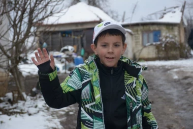 LJUDI, OVO JE NAJSLAĐA FOTOGRAFIJA! Stefi se ponovo smeje! Tužna sudbina ujedinila mnoge, zbog njihovog gesta na licu mališana pojavio se NAJLEPŠI OSMEH! (FOTO)