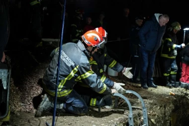 POZNATO STANJE POVREĐENIH RADNIKA IZ LAZAREVCA! Rano jutros završena akcija spasavanja, dvojica još uvek na anesteziologiji (FOTO/VIDEO)