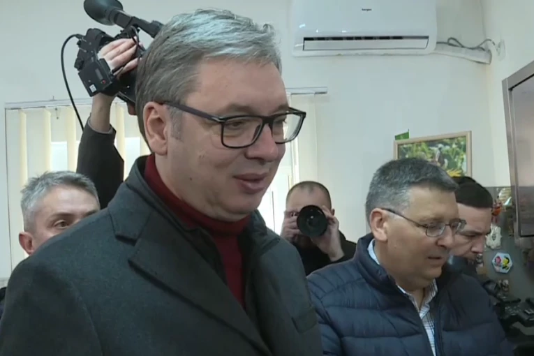 VUČIĆ OBIŠAO KUĆU MEDA MILOŠEVIĆ U DRMNU! Nastavlja se poseta Braničevskom okrugu!