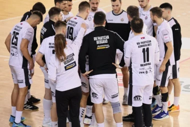 PARTIZAN ADMIRALBET IZDRŽAO NALET METALOPLASTIKE:  Crno-beli upisali 16. trijumf u domaćem prvenstvu!