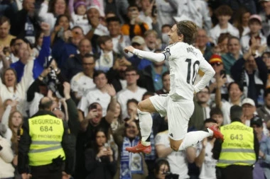 BRAVURA! Modrić oduševio navijači prelepim golom (VIDEO)