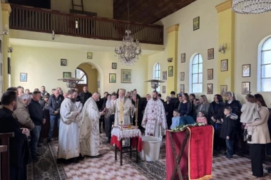 KAD PRAVOSLAVNI SVEŠTENIK KRSTI SINA U HRVATSKOJ... Sabranje u Slavoniji na praznik Svetog Haralampija (FOTO GALERIJA)