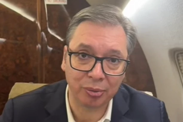 VUČIĆ NA PUTU KA BANJALUCI! Obratio se narodu iz aviona, veoma jakim i potresnim rečima! (VIDEO)