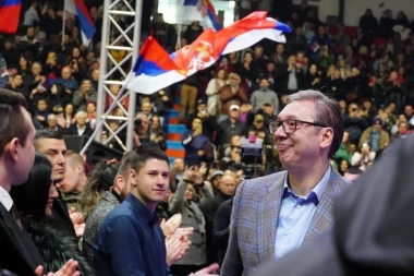 "OBOJENE KRVAVE ŠAKE SE POJAVLJUJU KOD NAS, ALI I U TIRANI I AMERIČKOM KONGRESU"! Vučić: "Pronađen je način da se pobedi obojena revolucija"!