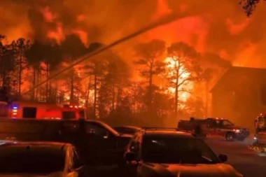 VATROGASCI SE BORE SA 170 POŽARA: Vatra se opasno približila stambenim objektima, PROGLAŠENO VANREDNO STANJE (VIDEO)