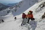 BEŽIVOTNO TELO HRVATA SPUŠTALA GORSKA SLUŽBA! Čovek poginuo na slovenačkoj planini - okliznuo se na iznad stravične provalije! (FOTO)