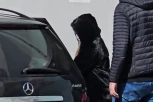 PRVI SNIMAK UDOVICE SAŠE POPOVIĆA NA AERODROMU! Suzana nema od BOLA, pogledajte šta joj se desilo nakon SMRTI MUŽA! (VIDEO)