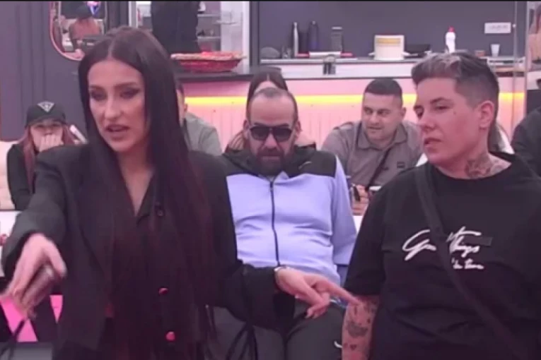 STEFANI PONIZILA MATORU NIKAD GORE! Otkrila šta su joj roditelji poručili za bivšu!