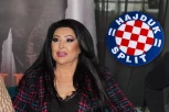 NEZAPAMĆENA BRUKA NA KONCERTU DRAGANE MIRKOVIĆ! Pevačici bacili šal HAJDUKA, zbog njenog ŠOK-POTEZA Hrvati pali u trans!