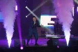 ''JE L' SI NORMALAN TI?!'' Marija Šerifović PREKINULA koncert, pa ZAPENILA na člana svog tima! (VIDEO)