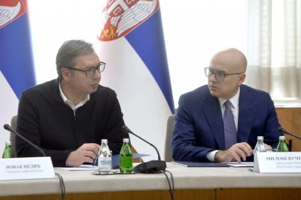 VUČEVIĆ: Važno što je Vučić trenutno u SAD i što će 9. maja biti u Moskvi!