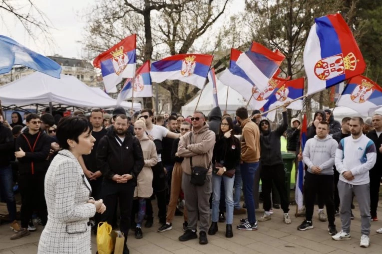 "VI STE JEDINI KOJI SE ZAISTA ZALAŽU ZA PRAVA STUDENATA": Studente koji žele da uče posetila doktorka pravnih nauka Sandra Stojković