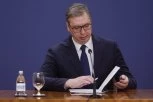 VUČIĆ ZAGRMEO IZ PALATE SRBIJA: Neka sve prođe bez nasilja - DRŽAVA SRBIJA ĆE I SUTRA BITI JAČA OD SVIH IZAZOVA!