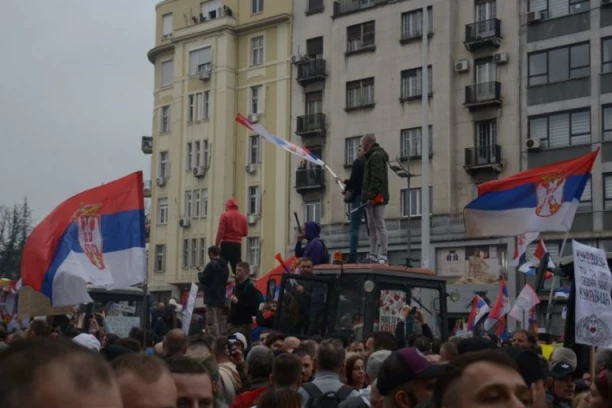 "AKO SE VEČERAS IZVUKU, TREBA DA SE UBIJEMO"! Monstuozna poruka blokadera na N1 TV! (VIDEO)