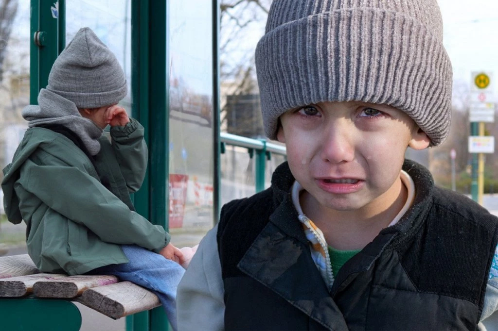 MAJKA JE U AUTOBUSU URLALA NA SINA (6), IZGOVORILA MU JE JEZIVU STVAR: Svi su zanemeli od šoka, a onda mališan uradio nešto nečuveno, ljudi ostali ukopani!