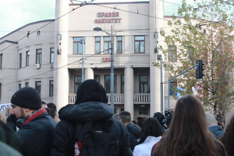 "Poštovani dekanu, ovo je treći put da Vam se obraćamo" Studenti pravnog fakulteta poslali pismo rektoru Đokiću i profosorima!