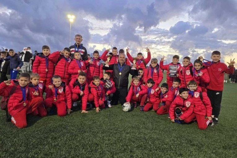 FUDBALSKA BUDUĆNOST SE OKUPILA U GRADU SUNCA: Peti međunarodni turnir prijateljstva održan u Trebinju - ŠF Zvezdica iz Republike Srpske nosi dve bronze! (FOTO GALERIJA, VIDEO)