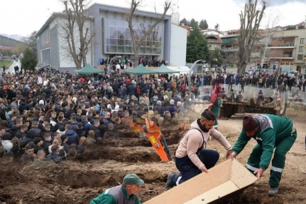 IZ PROVODA OTIŠLI ZAJEDNO U SMRT! Sutra preko 30 sanduka na trgu! Kočani ZAUVEK ZAVIJENI U CRNO!