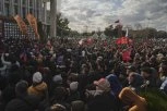 STRAVIČNE SCENE NA ULICAMA ISTANBULA, TUČA POLICIJE I DEMONSTRANATA! Probijene sve barikade! (VIDEO)