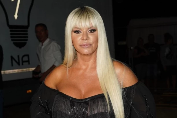 SIN DARE BUBAMARE DOBIO LUKS GAJBU - Pevačica iskeširala Kosti STAN u Novom Sadu! (FOTO)